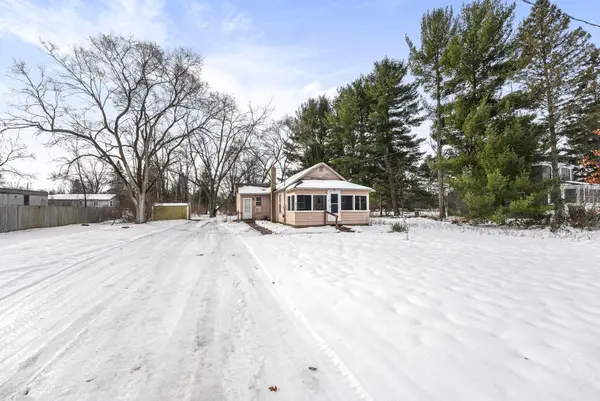 5719 Main, Rapid City, MI 49676