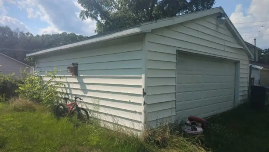 293 Birch, Harrison, MI 48625 - Image #3