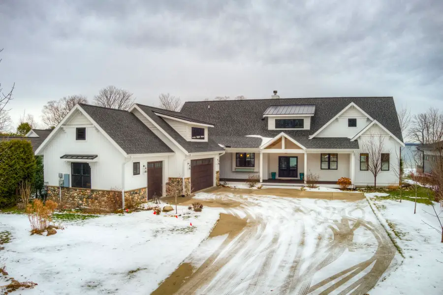 340 N Nanagosa, Suttons Bay, MI 49682 - Image #2