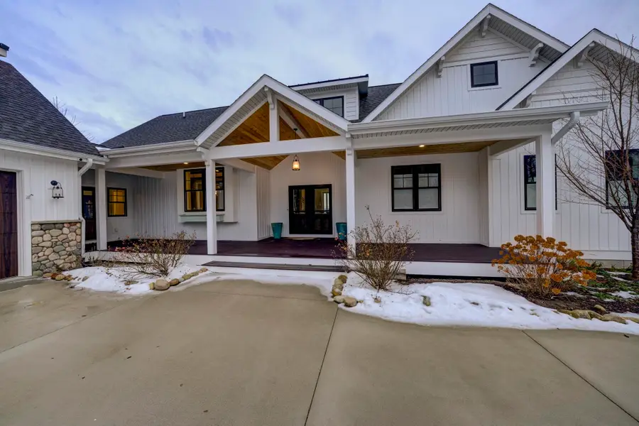 340 N Nanagosa, Suttons Bay, MI 49682 - Image #3