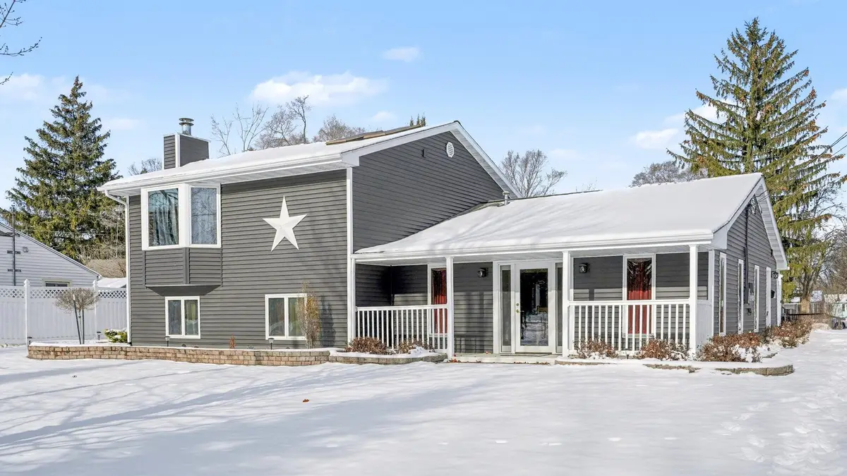 421 E Hillcrest, Alma, MI 48801 - #1