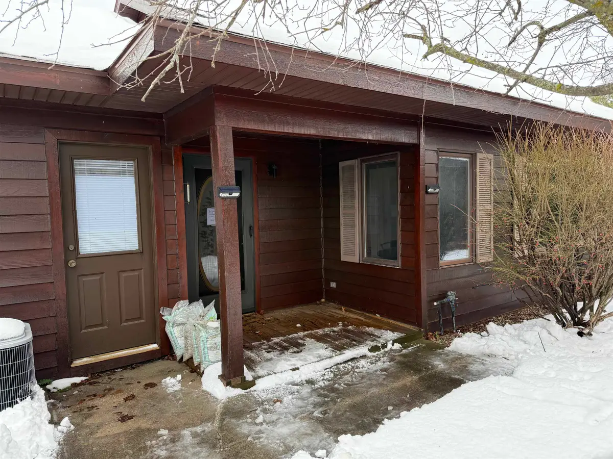 2154 Hammond Place W, Traverse City, MI 49686 - Image #1