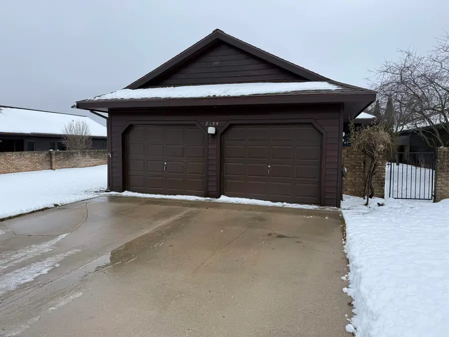 2154 Hammond Place W, Traverse City, MI 49686 - Image #2