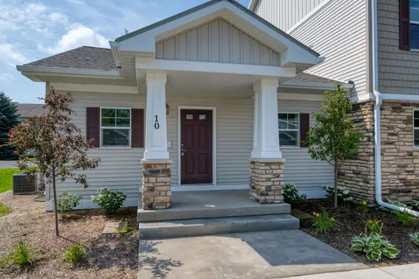 1548 Simsbury #10, Traverse City, MI 49686