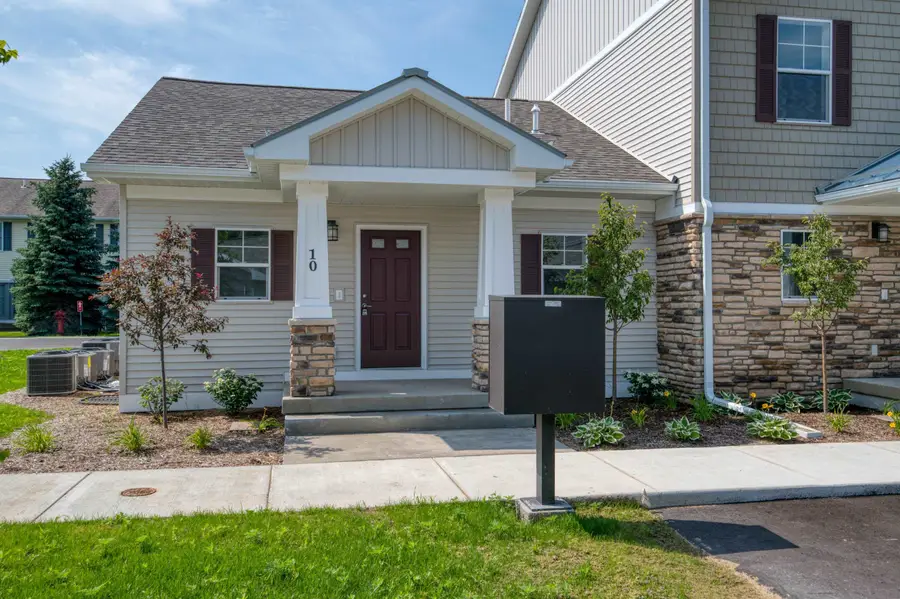 1548 Simsbury #10, Traverse City, MI 49686 - Image #2