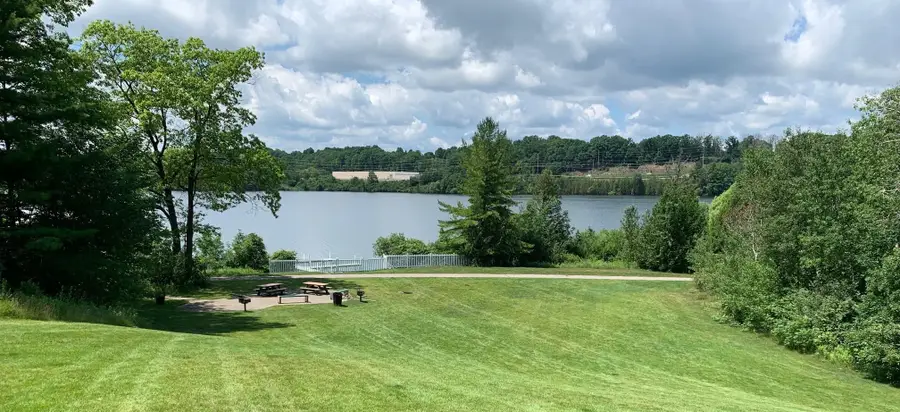 1502 Simsbury #4, Traverse City, MI 49686 - Image #3