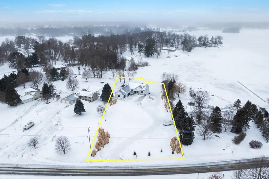 504 S East Silver Lake, Traverse City, MI 49685 - Image #2