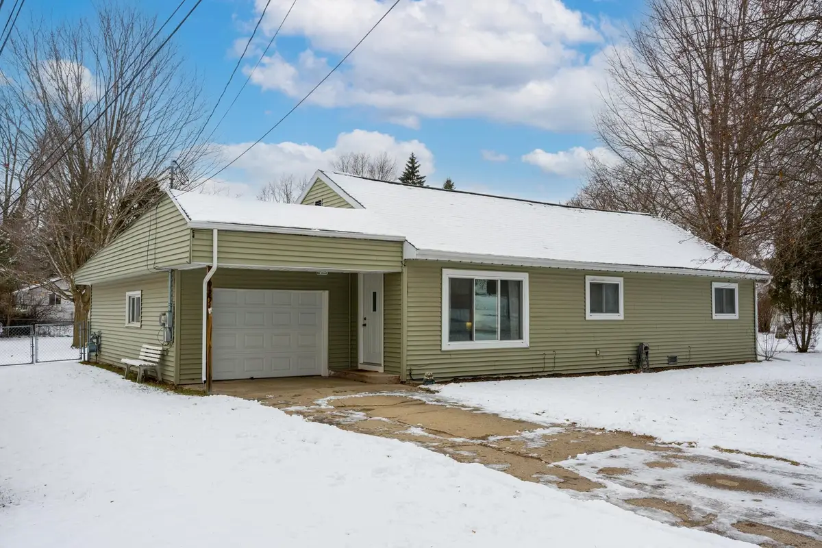 923 N Henry, Mount Pleasant, MI 48858 - #1