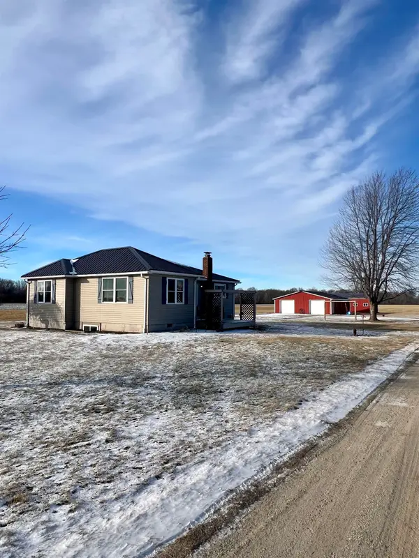 1523 E Clark, Saint Louis, MI 48880