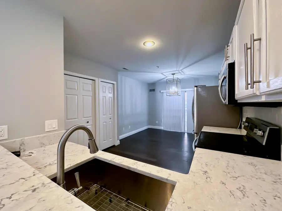 3289 Newbury, Troy, MI 48084 - Image #3