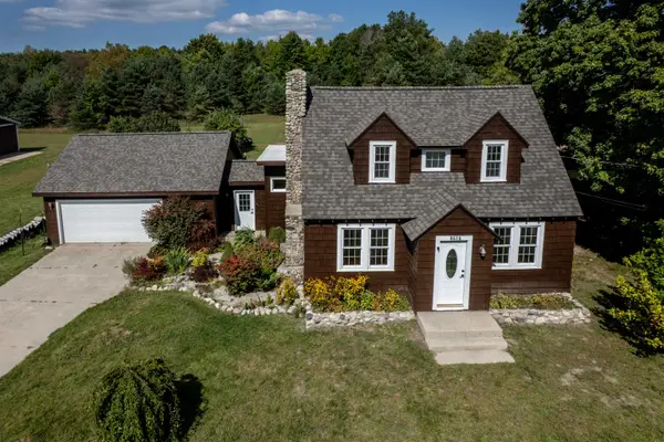 8616 Cedar Run, Traverse City, MI 49684
