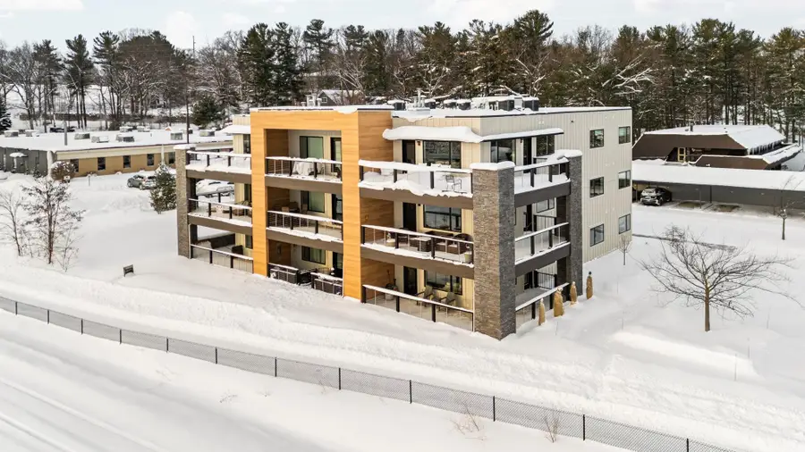 225 E Seventeenth #3C, Traverse City, MI 49684 - Image #2