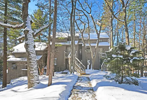 47 Hawks Nest, Glen Arbor, MI 49636