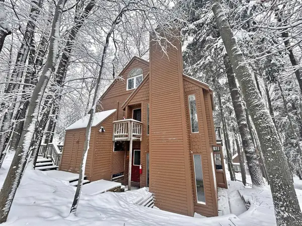 8 South, Glen Arbor, MI 49636