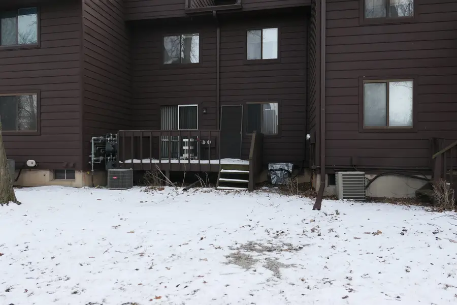 205 E Jolly #6, Lansing, MI 48910 - #3