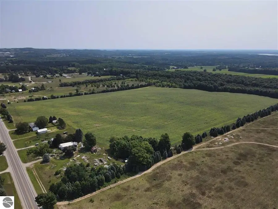 4530 E Traverse, Traverse City, MI 49684 - #3