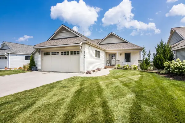 2764 W Crown, Traverse City, MI 49685