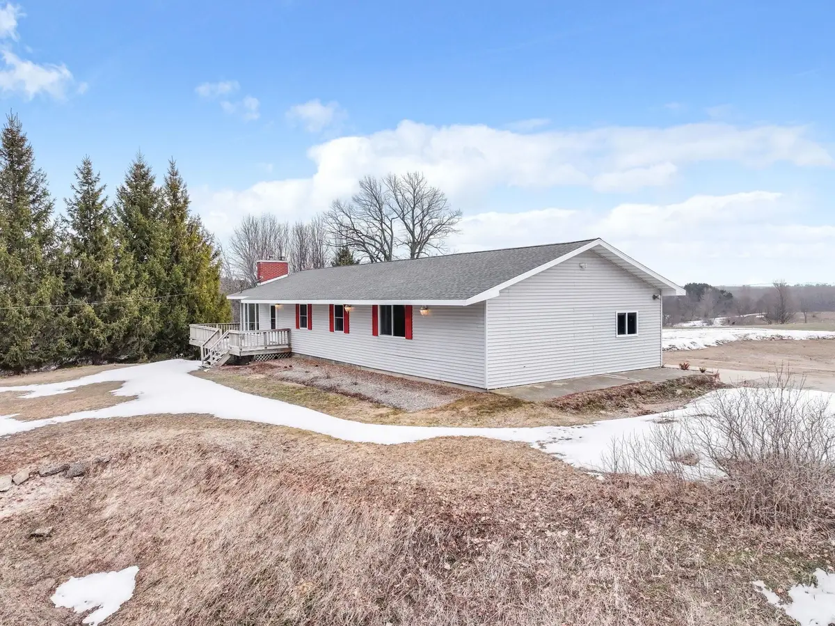3800 N 13, Mesick, MI 49668 - #1
