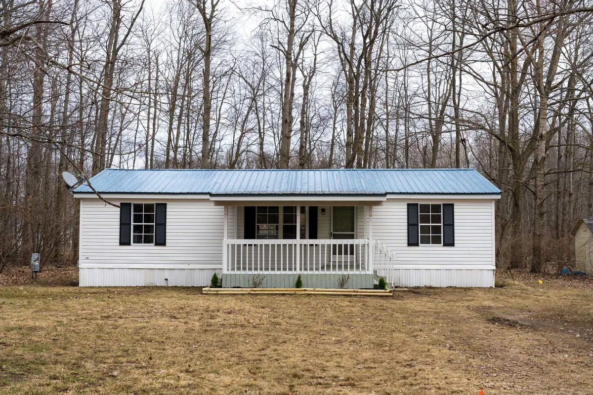 2002 Sequoia, Lake Isabella, MI 48893 - #1