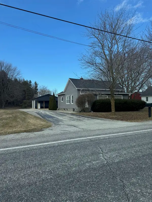 1121 W Midland, Bay City, MI 48706