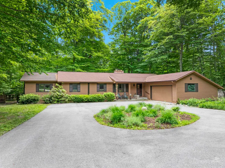 3862 N Trillium, Leland, MI 49654 - #2