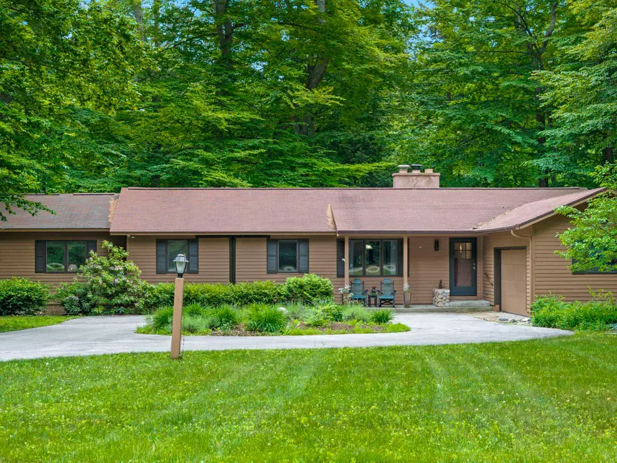 3862 N Trillium, Leland, MI 49654 - #3