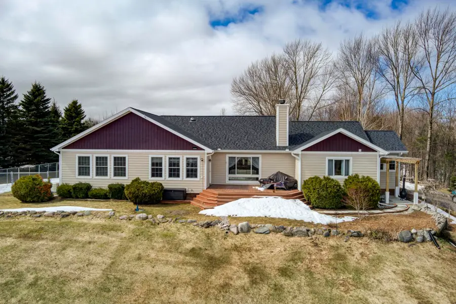 2567 N Evergreen Valley, Suttons Bay, MI 49682 - #2