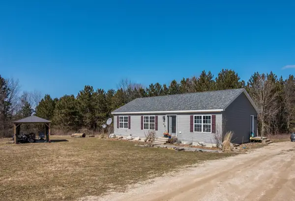 11782 Brettonwood Heights, Rapid City, MI 49676