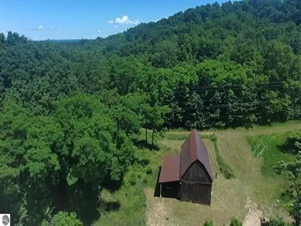 7699 Benzie, Benzonia, MI 49616