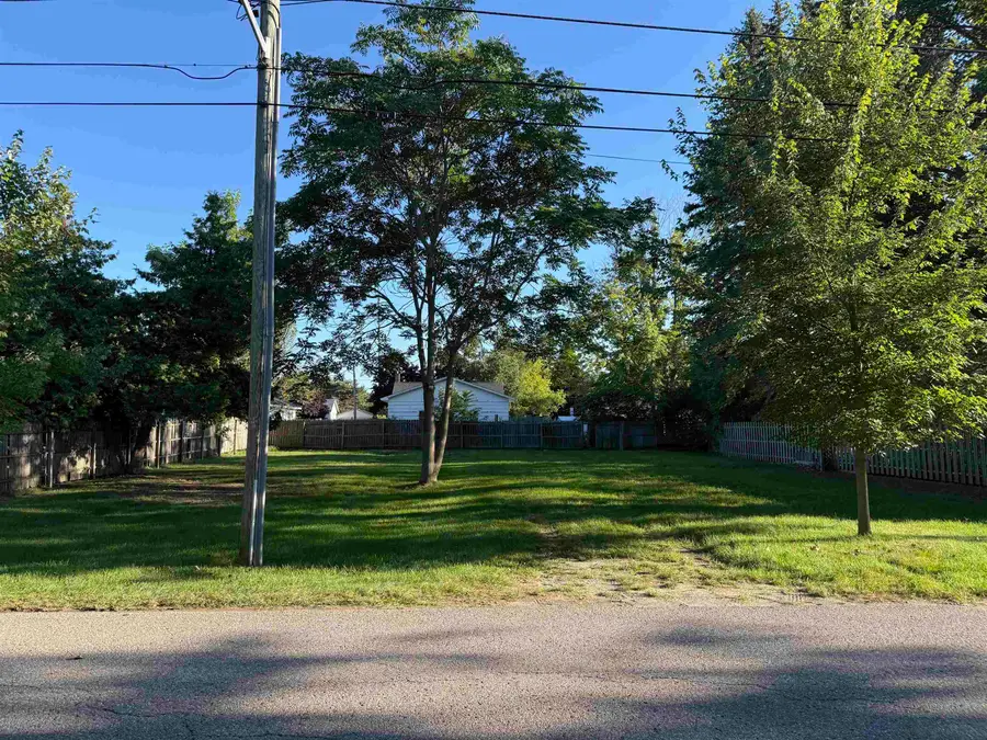 406 W Lincoln, Charlevoix, MI 49720 - #3