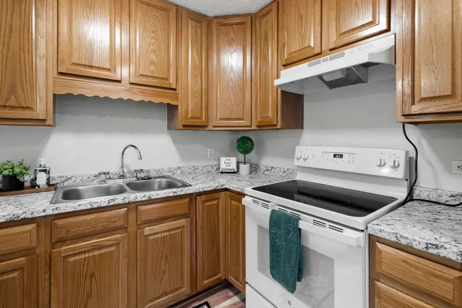 4265 Mitchell Creek #27 BLDG 3, Traverse City, MI 49686 - #2