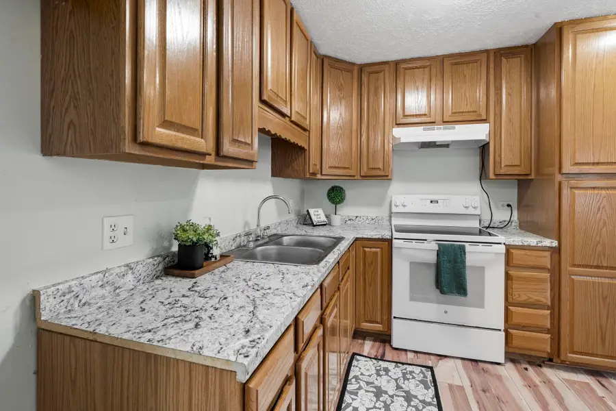 4265 Mitchell Creek #27 BLDG 3, Traverse City, MI 49686 - #3