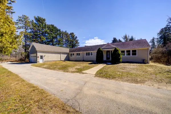 974 N Mill, Northport, MI 49670