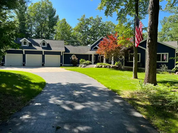 6802 Brandow Woods, Traverse City, MI 49685