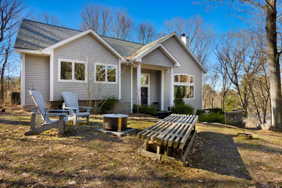 1101 Quaker Valley, Traverse City, MI 49686 - #2