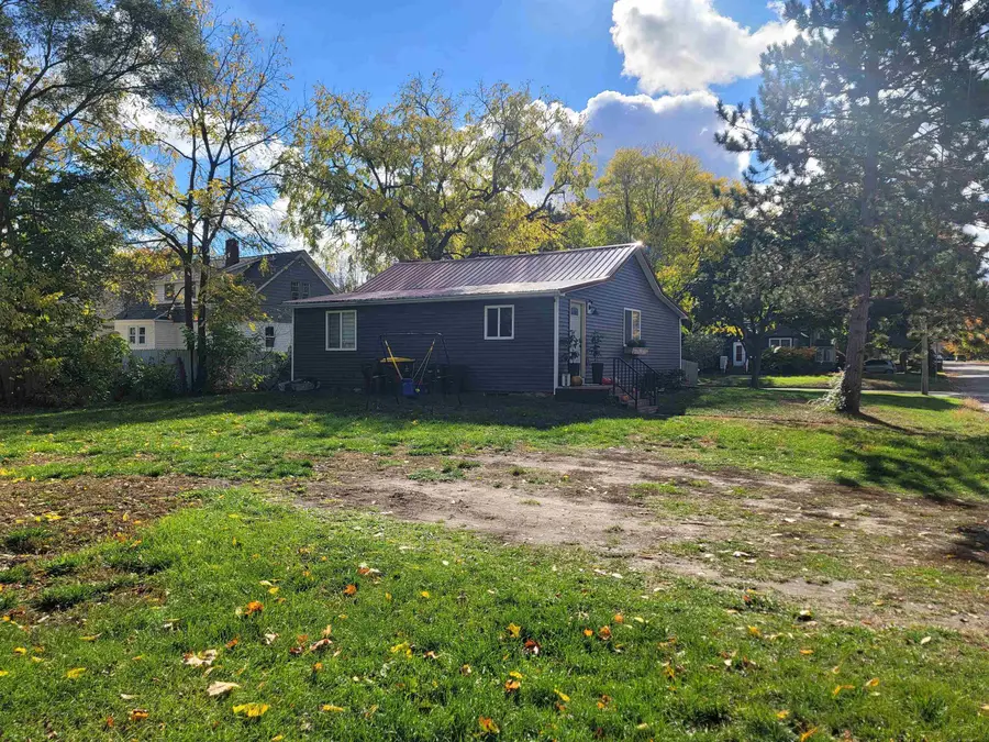 201 E Bennett, Mount Pleasant, MI 48858 - #2