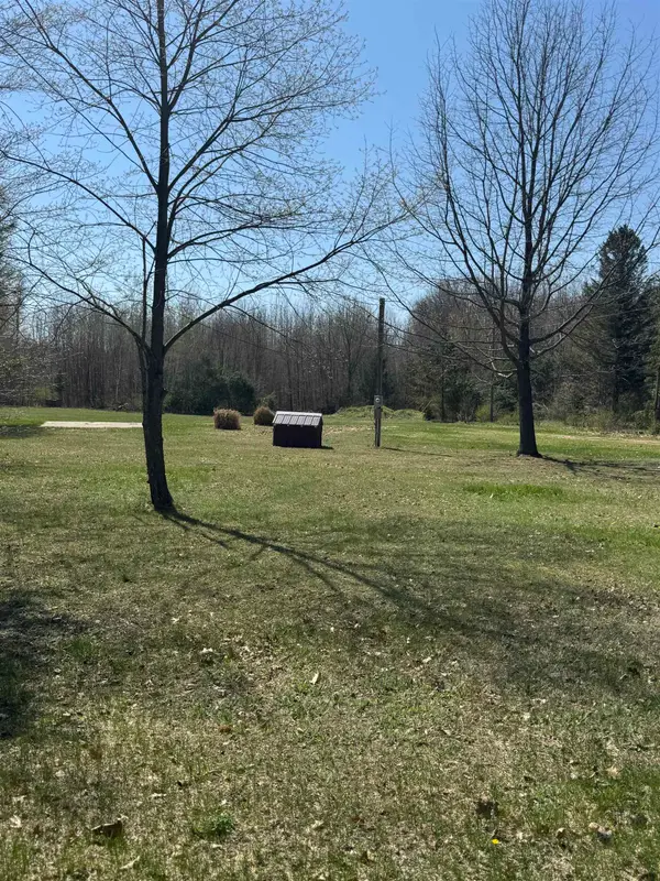 4951 Airstrip, Barryton, MI 49305