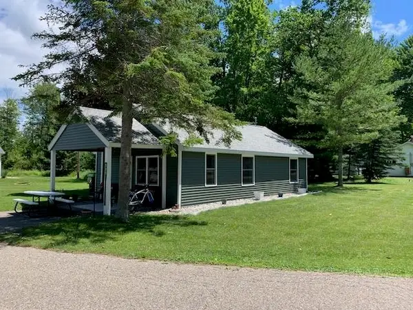 306 Lakewood, East Tawas, MI 48730