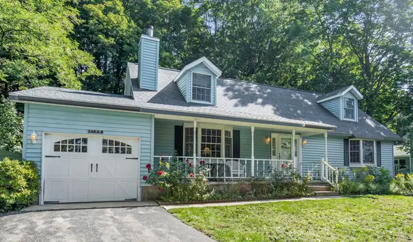 11332 Peninsula, Traverse City, MI 49686