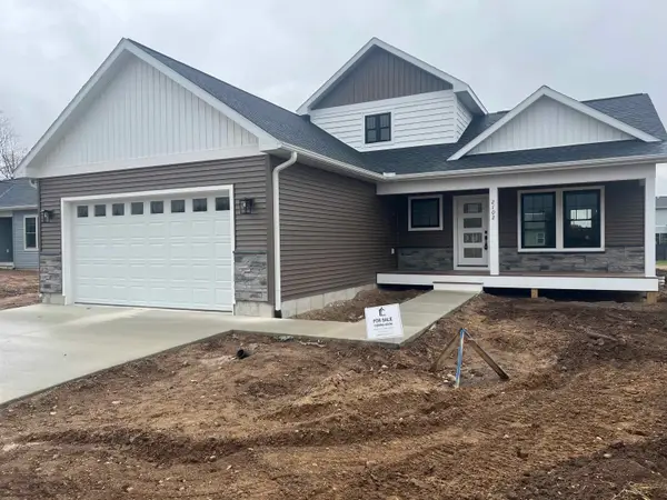 2102 Cottonwood, Grawn, MI 49637