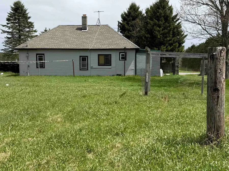 7031 N Raymond, Tustin, MI 49688 - #2