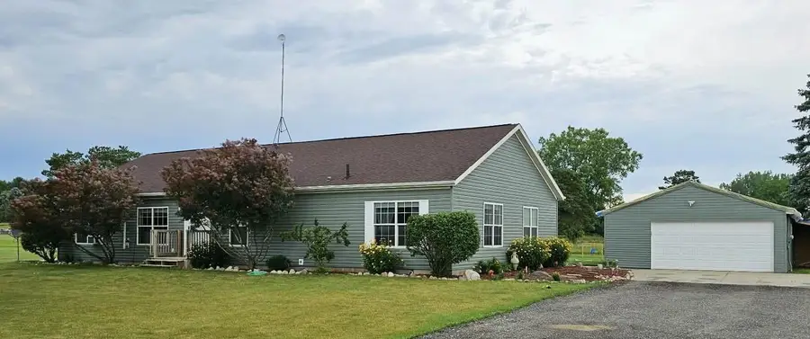 5557 E Pleasant Valley, Shepherd, MI 48883 - #2