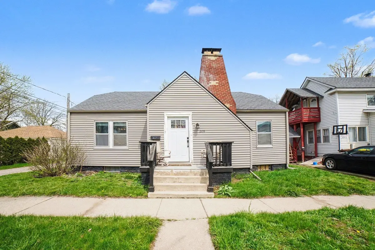 209 E Maple, Mount Pleasant, MI 48858 - #1