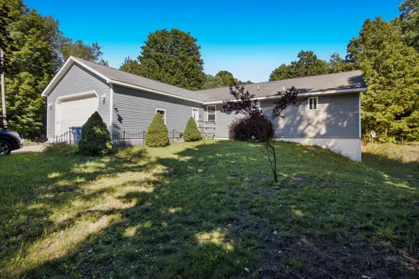 941 S Weldon, Beulah, MI 49617