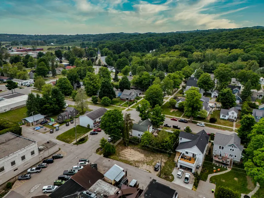 112 W Madison, Suttons Bay, MI 49682 - #3