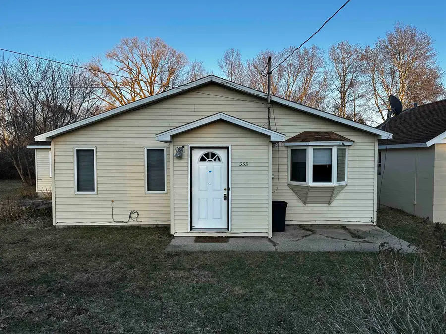 358 N Corning, Farwell, MI 48622 - #2
