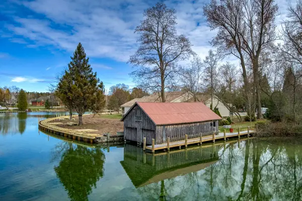 195 E Cedar, Leland, MI 49654