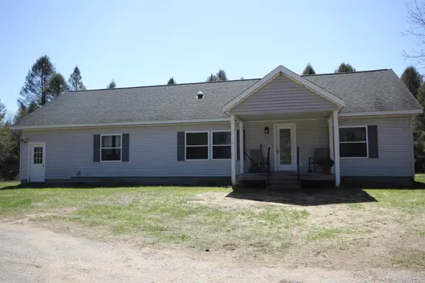 1177 Railroad, Beulah, MI 49617
