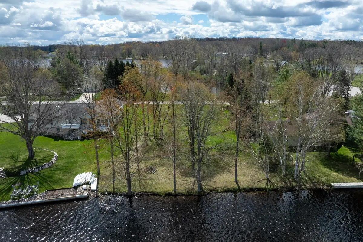 1286 Queensway, Lake Isabella, MI 48893 - #1