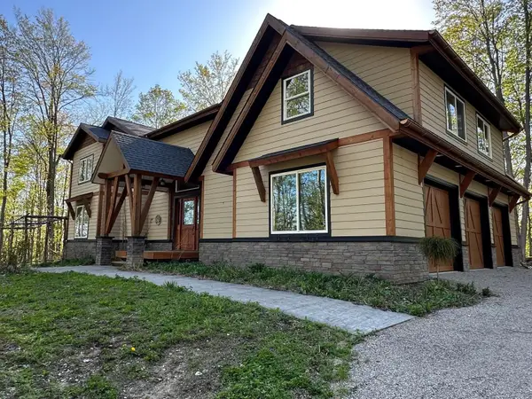 7058 Shade Tree, Traverse City, MI 49685
